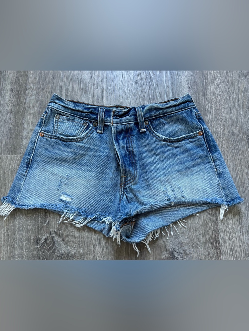 Levi's Light Blue Distressed Women’s White Oak Cone Shorts Size 28